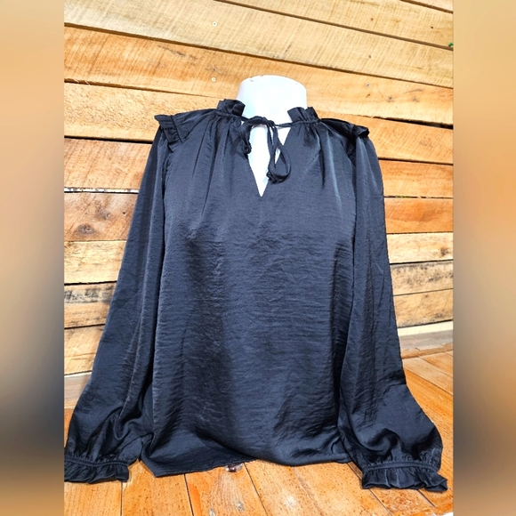 Knox Rose Tops - NWT Knox Rose Black Blouse‎